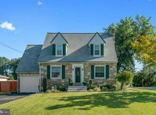 4537 Convent Ln, Philadelphia, PA 19114