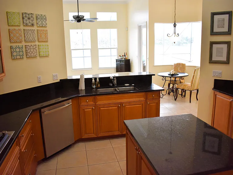 895 SW Grand Reserves Blvd — Photo 4