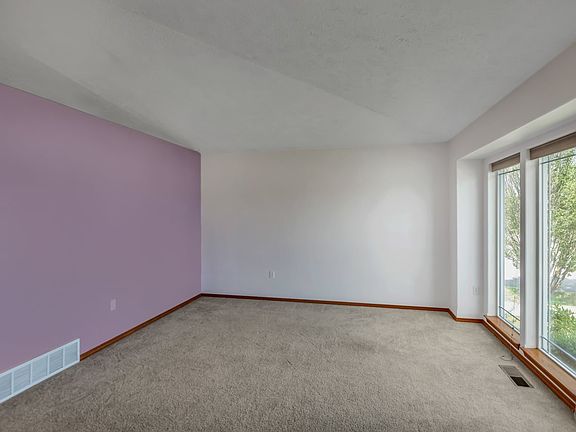 5th image of 1502 E Grassland Ct