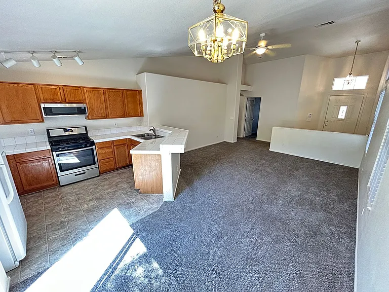 1840 Montvale Ct — Photo 3