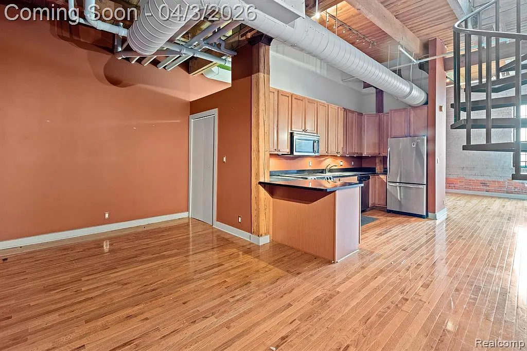 Building Photo - 6533 E Jefferson Ave #431