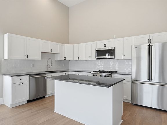 5th image of 3809 Liberty Ave Unit 403