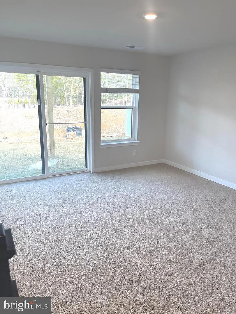 3 bed, 3.5 bath, 2061 sqft, $3,400 — Photo 3