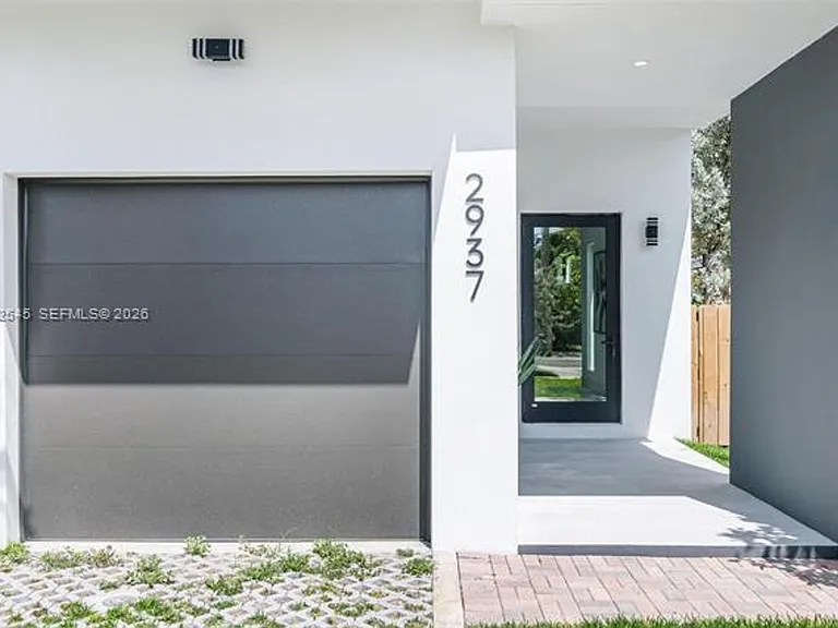 2937 SW 21st St #Townhouse 1 — Photo 3