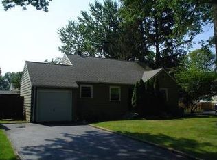 7 Kathryn St, Clark, NJ 07066