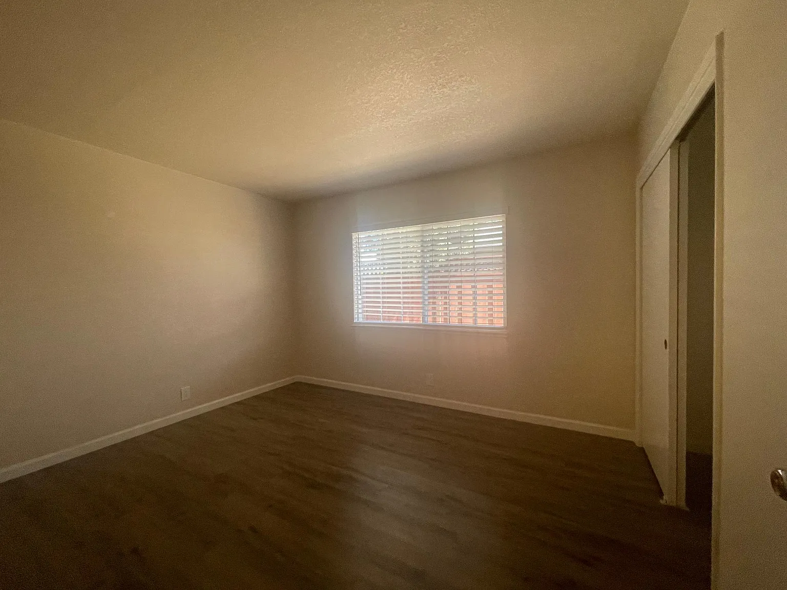 1438 Darryl Dr — Photo 3