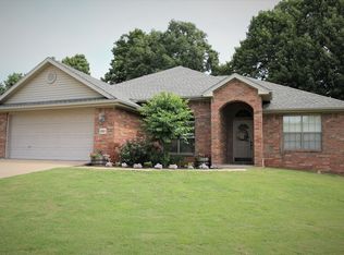 1592 Coventry Cv, Springdale, AR 72764