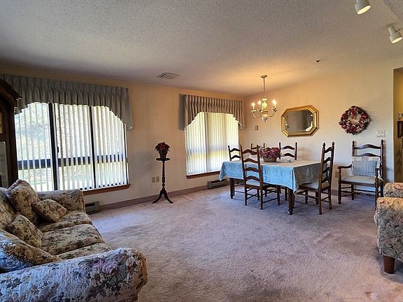 3rd image of 200 Burkhall St Unit 102