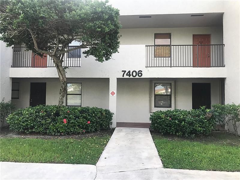 2nd image of 7406 Woodmont Ave #201