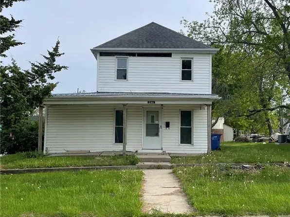 206 E Grand St, Gallatin, MO 64640