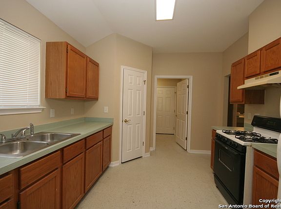 4th image of 239 Ceralvo St