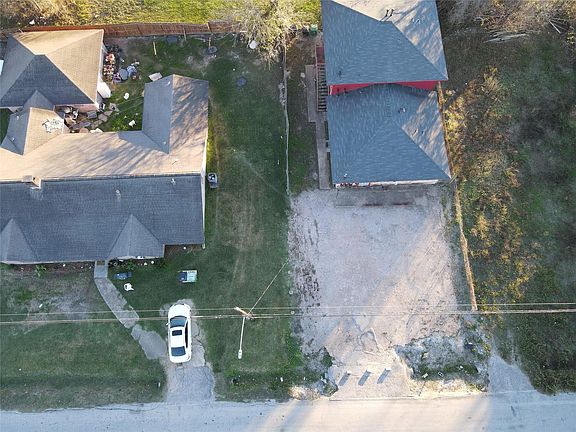 4th image of 12 Nathaniel Brown St