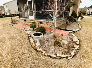 2821 Meadowmont Ln, Fayetteville, NC 28306