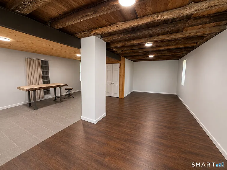 85 Banks Rd — Photo 3