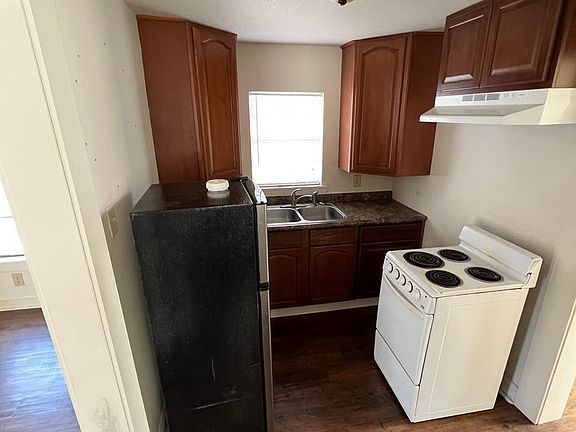5th image of 3115 Milton St #3115