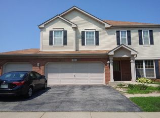 279 Stonegate Rd, Bolingbrook, IL 60440