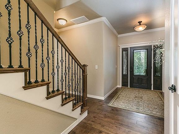 3rd image of 7 Constance Cir