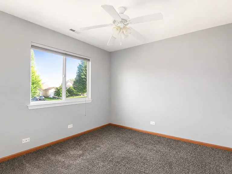 1858 S Hamlin Ln — Photo 17
