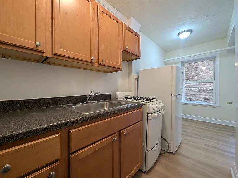 5425 N Kenmore Ave #105 — Photo 5