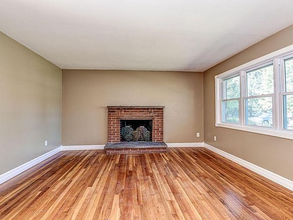 5th image of 6893 Cedar Brook Gln