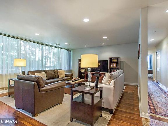 4th image of 3709 S George Mason Dr APT 105