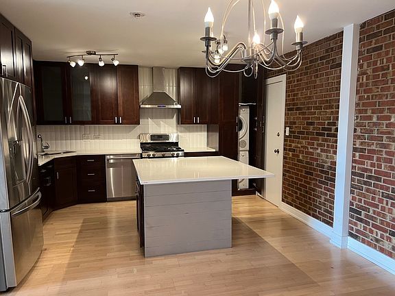 5th image of 129 S Spruce Ave APT 405