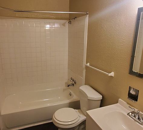 5th image of 2032 N Bolton Ave