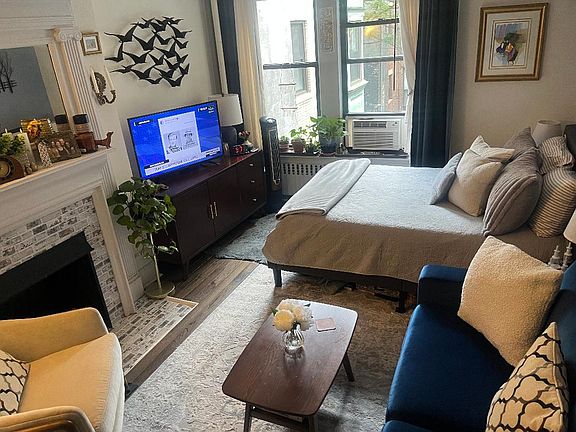 3rd image of 317 W 105th St APT 4B