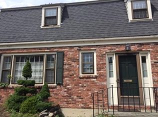 6 Dunns Ln, Marblehead, MA 01945