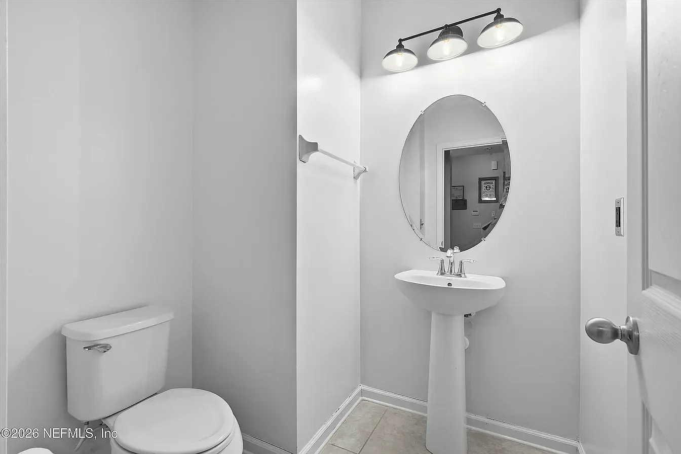 3 bed, 2.5 bath, 1526 sqft, $2,150 — Photo 3