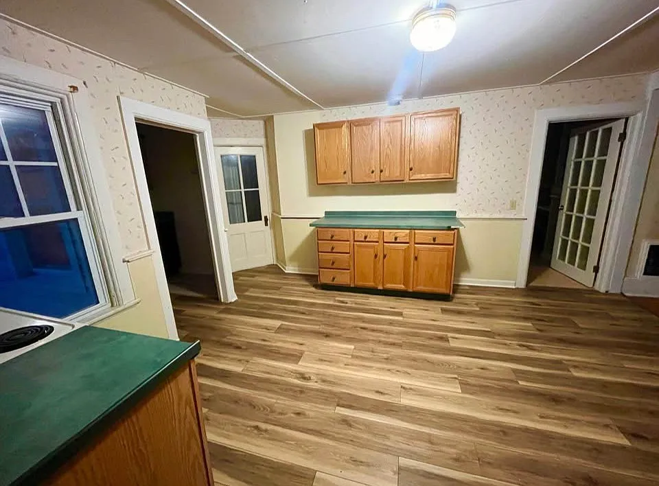 3 bed, $2,000 — Photo 1