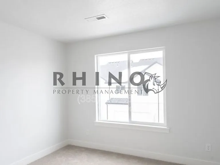 1979 N 3960 W — Photo 5