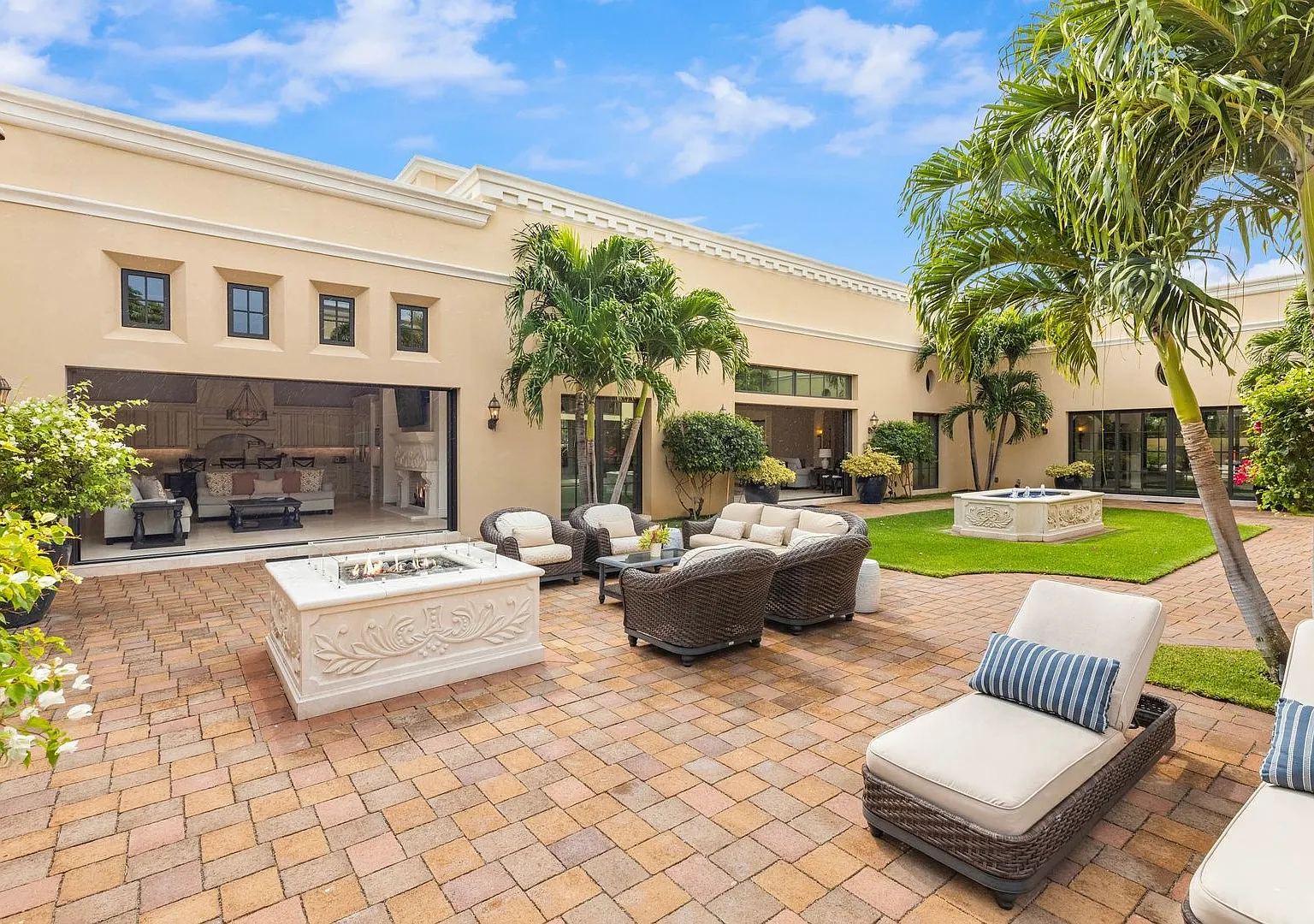 Luxury 5BR Grand Estate w/ Pool & Golf Simulator — Photo 1