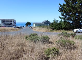 1110 Lower Pacific Dr, Whitethorn, CA 95589