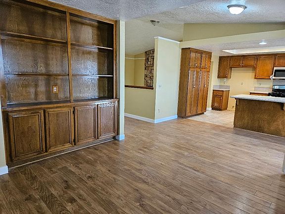 3rd image of 13742 Greenwood Pl