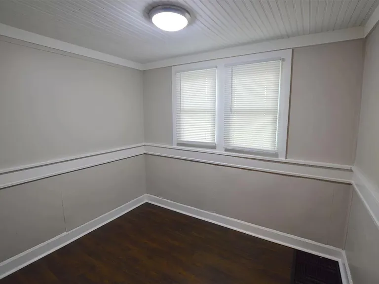 1548 Leonard St — Photo 7