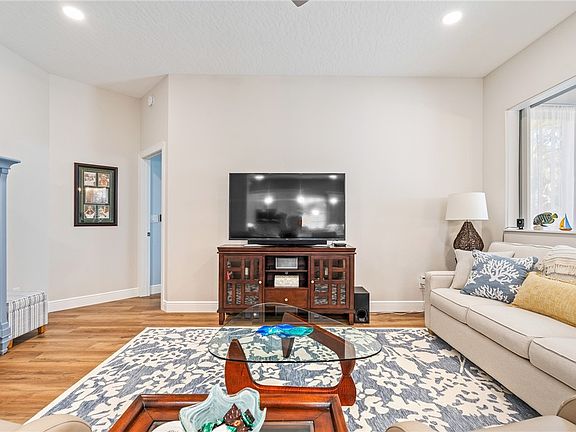 5th image of 1400 Winding Oaks Cir W #A404