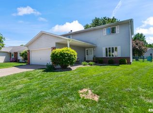 29 Hollybrook Dr, Springfield, IL 62702