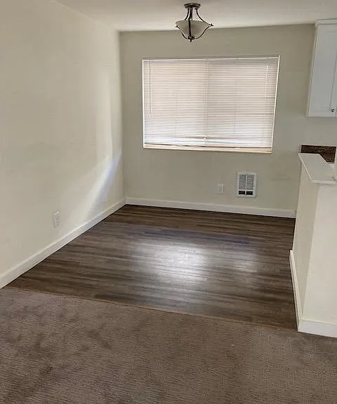 6516 25th Ave NE #9 — Photo 9