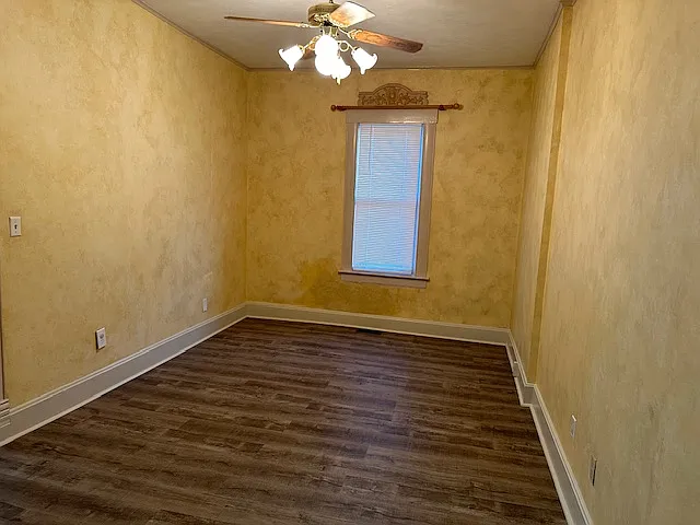 dining room is 10 x 15, located between kitchen and living room