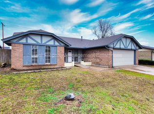 740 Royal Ln, Yukon, OK 73099