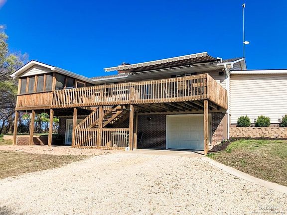 5th image of 233 N Bowen Dr