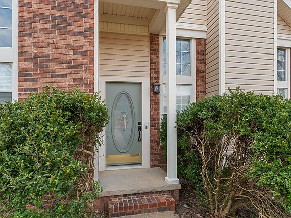 4th image of 18 Summerwood Dr