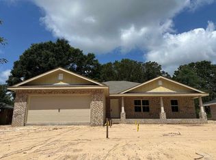 5721 Lofty Pines Dr, Milton, FL 32570