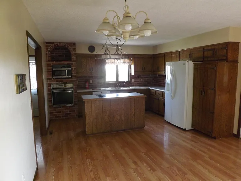 2111 SE Powell Rd — Photo 5