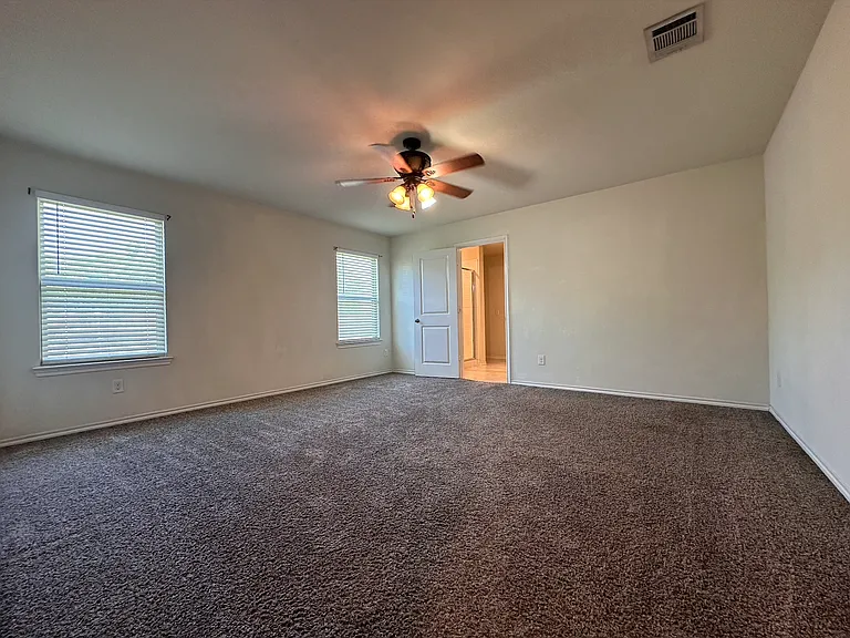 804 Meadow Wood Ln — Photo 8