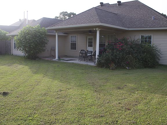 5th image of 1105 Garden Dr