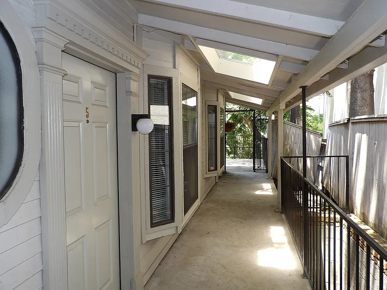 4339 Buena Vista St #5 — Photo 2