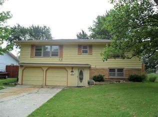 4313 SW Twilight Dr, Topeka, KS 66614