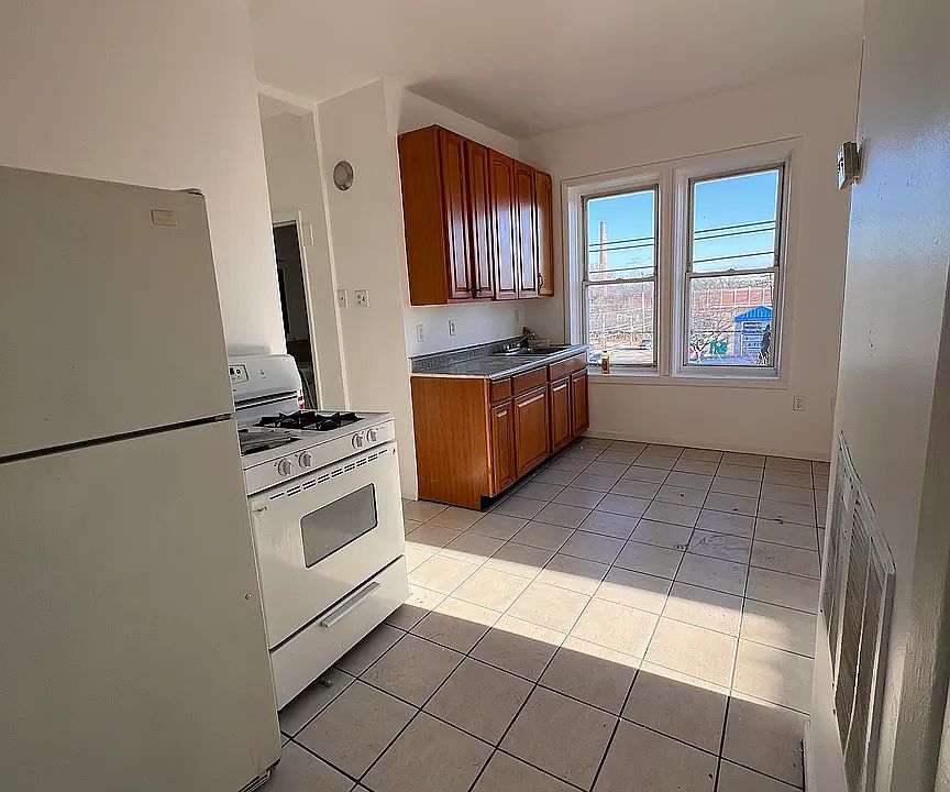 1st image of 93 Ackerman Ave #5C